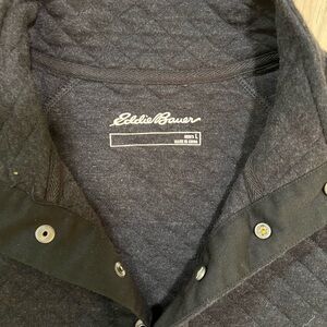 Eddie Bauer black pull over